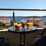 Appartement Mikola With Sea View *