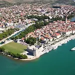 Mikola With Sea View * Trogir