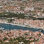 Appartement Mikola With Sea View Trogir