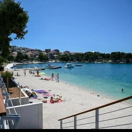 Mikola With Sea View Apartment *