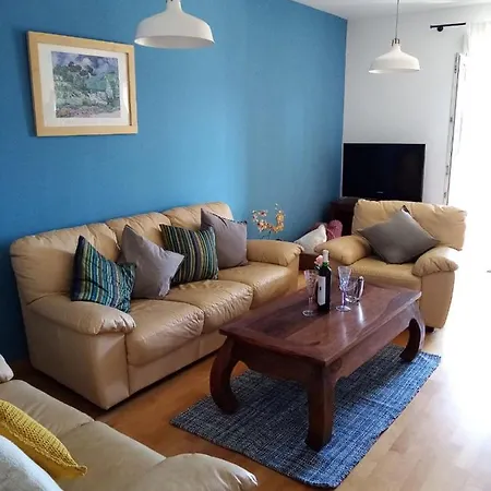 Mikola With Sea View Apartman *