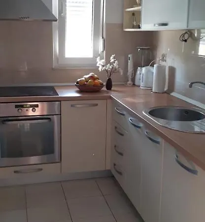 Mikola With Sea View Apartman *