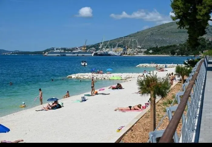 Mikola With Sea View Appartement *