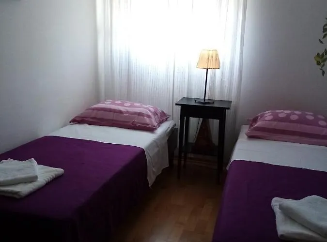 Mikola With Sea View Трогир